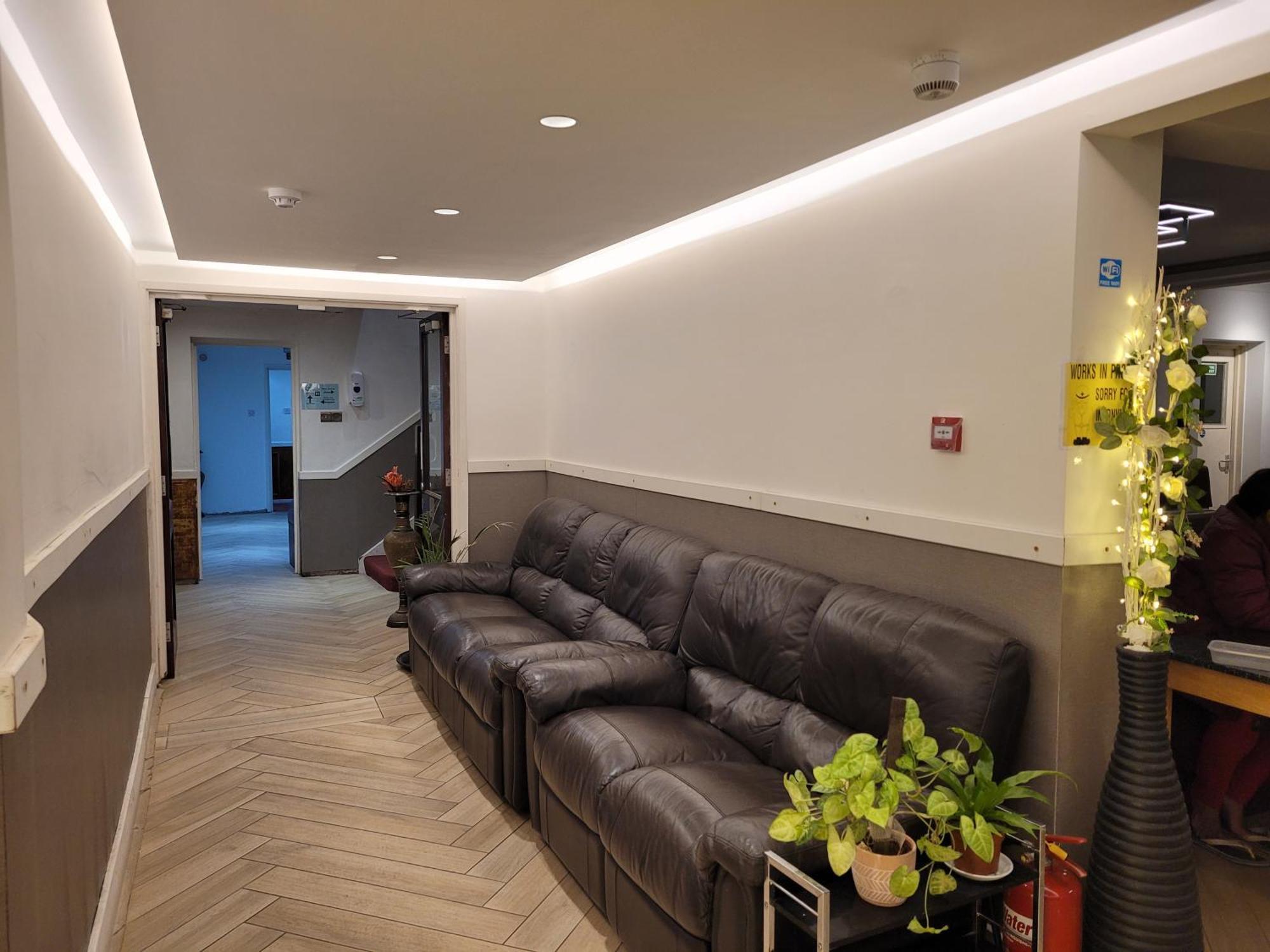 The Gatwick White House Hotel Хорли Экстерьер фото